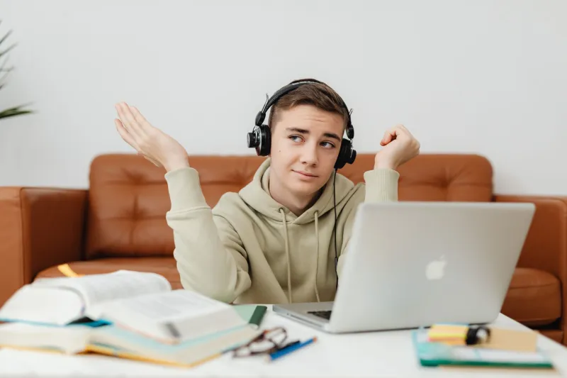 They Loved It at First — So Why Did They Stop Showing Up? The Quiet Crisis of Student Dropout in Virtual Classrooms
